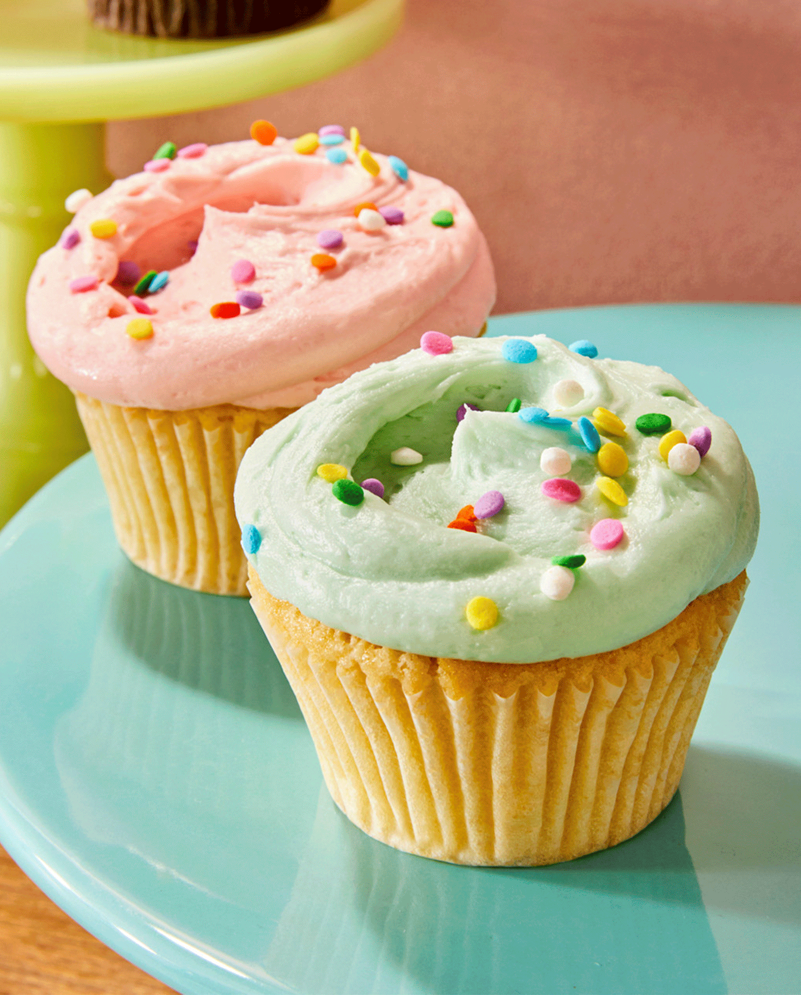SusieCakes_ImageCrops_Cupcakes_PinkBlue